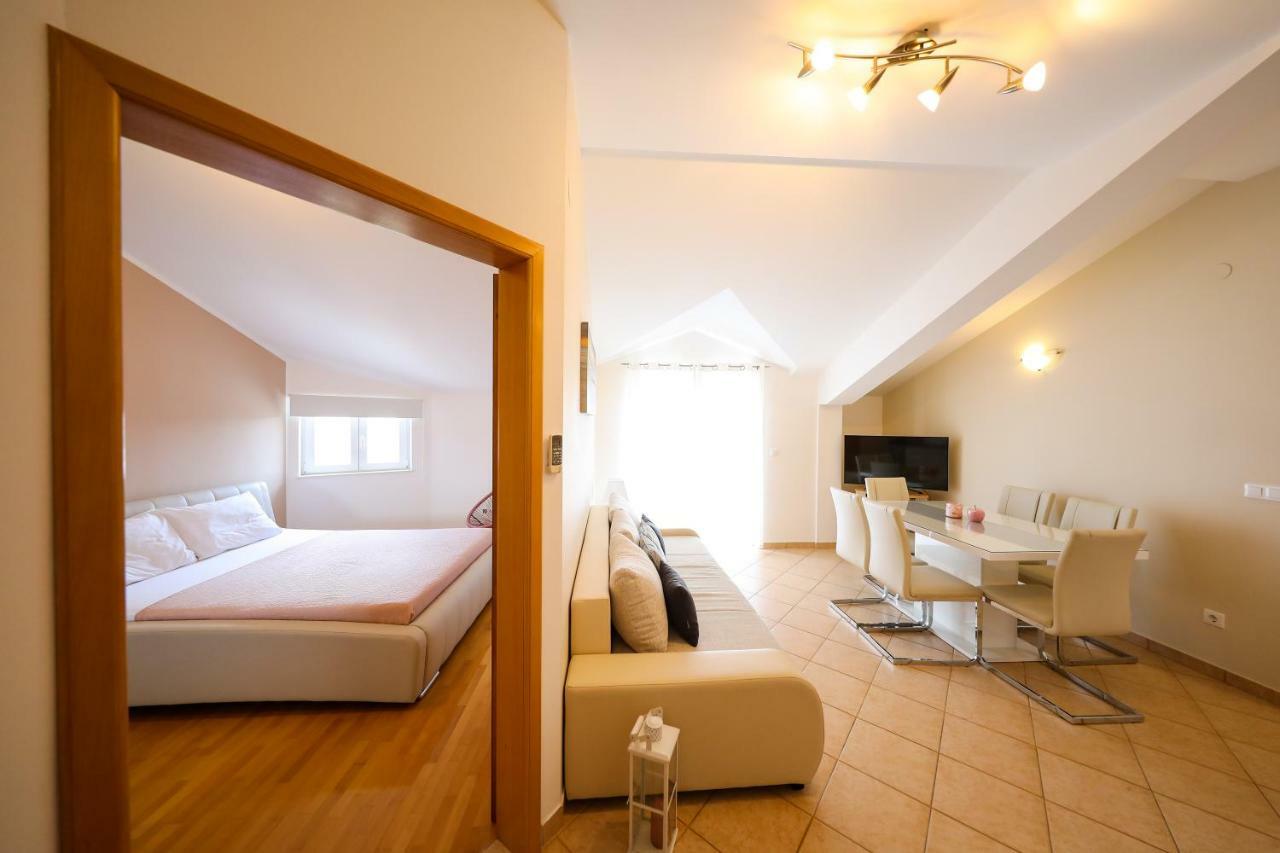 Apartments Tony Biograd Na Moru Extérieur photo